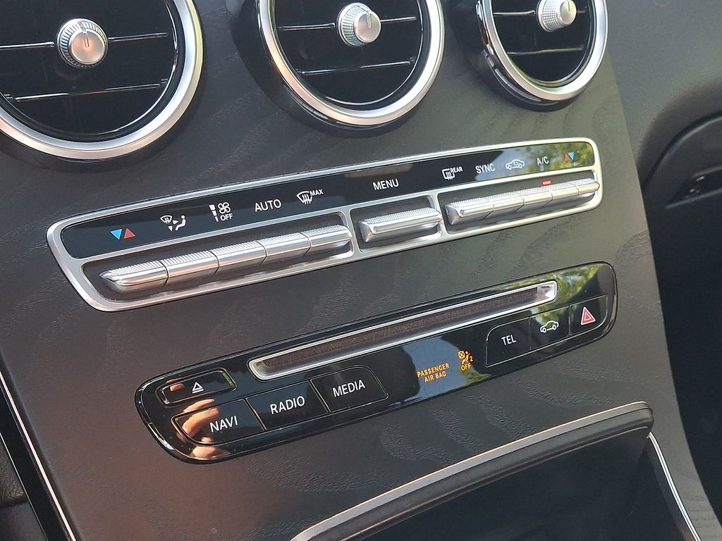 Thumbnail: 2019 Mercedes-Benz GLC - 16