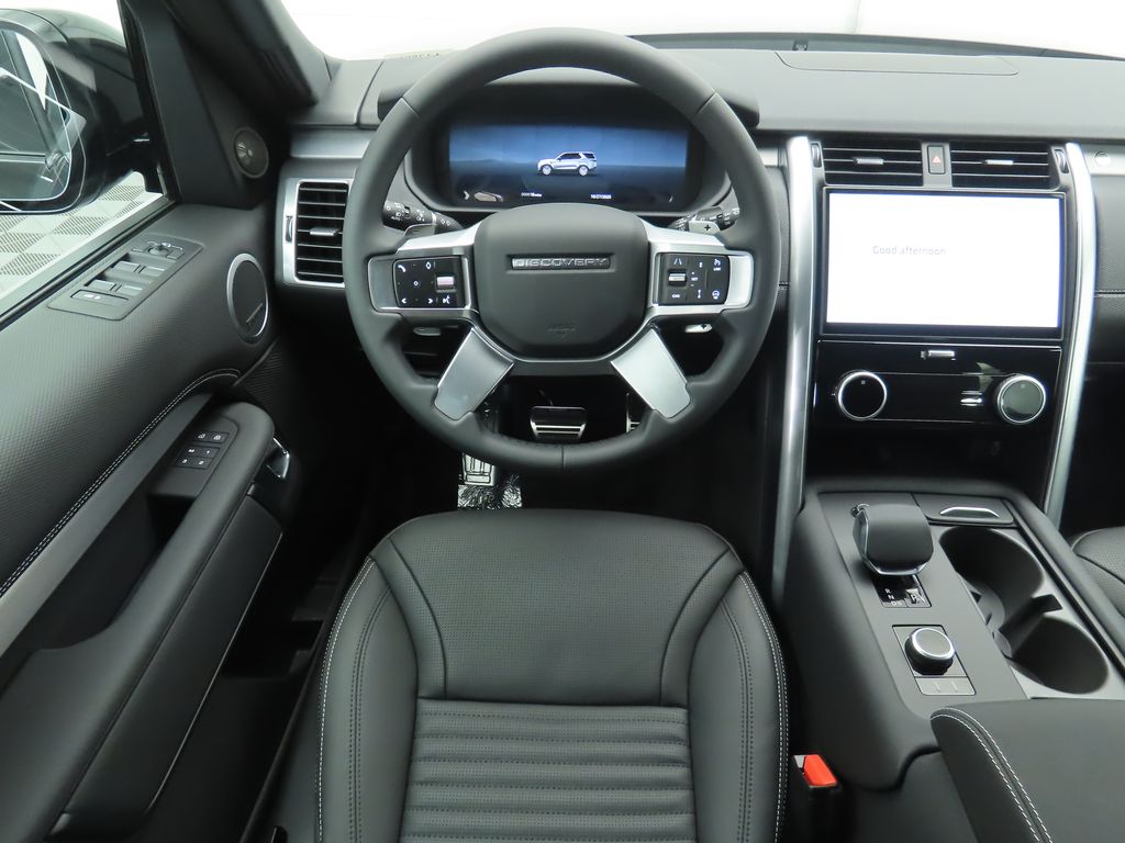Thumbnail: 2026 Land Rover Discovery - 10
