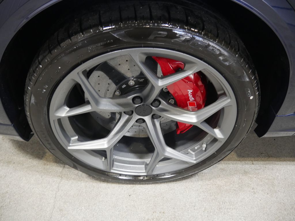 Thumbnail: 2026 Audi RS Q8 - 11