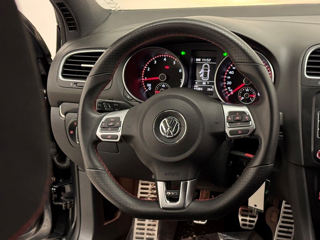 2012 Volkswagen Golf GTI Autobahn 28