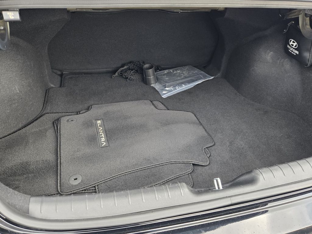 2025 Hyundai Elantra - $19,999