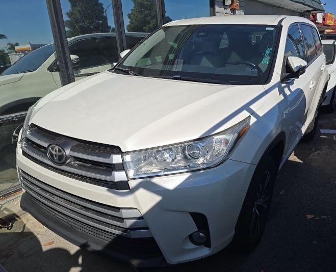 Used 2019 Toyota Highlander LE Plus 4D Sport Utility
