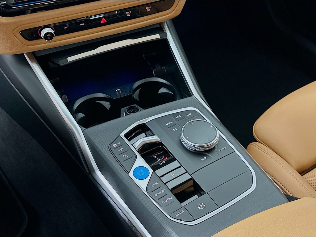 Thumbnail: 2026 BMW i4 - 15