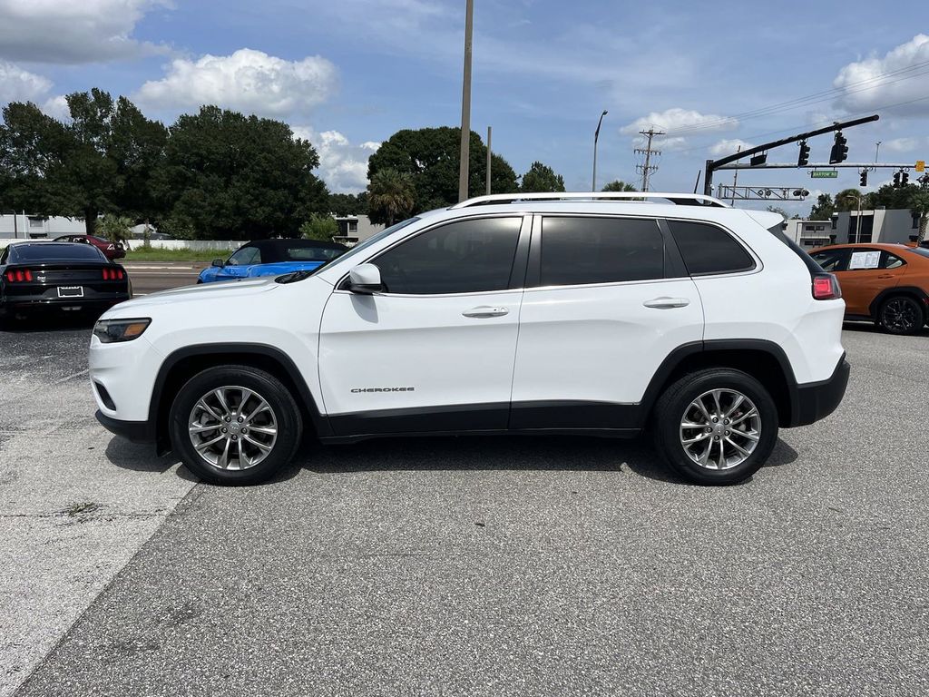 2021 Jeep Cherokee Latitude Plus 8