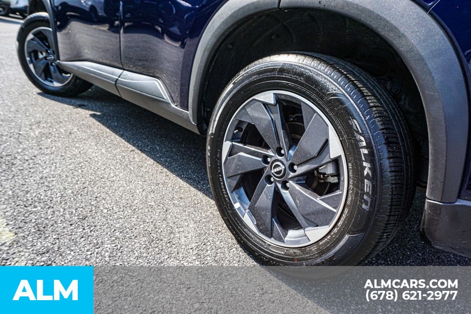 Used 2025 Blue Nissan SV image 16