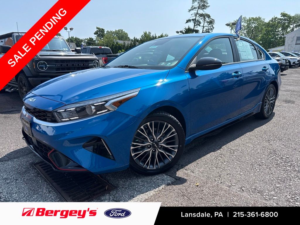 2023 Kia Forte Azul (Sporty Blue) Sedán Tracción delantera Transmisión variable continua