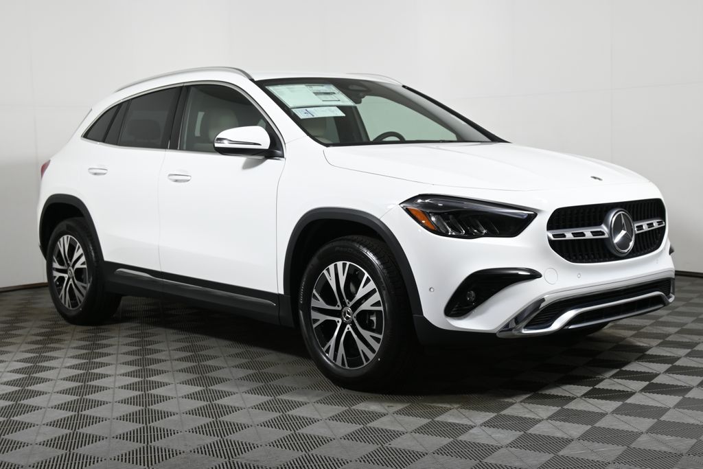2025 Mercedes-Benz GLA 250 4MATIC 8