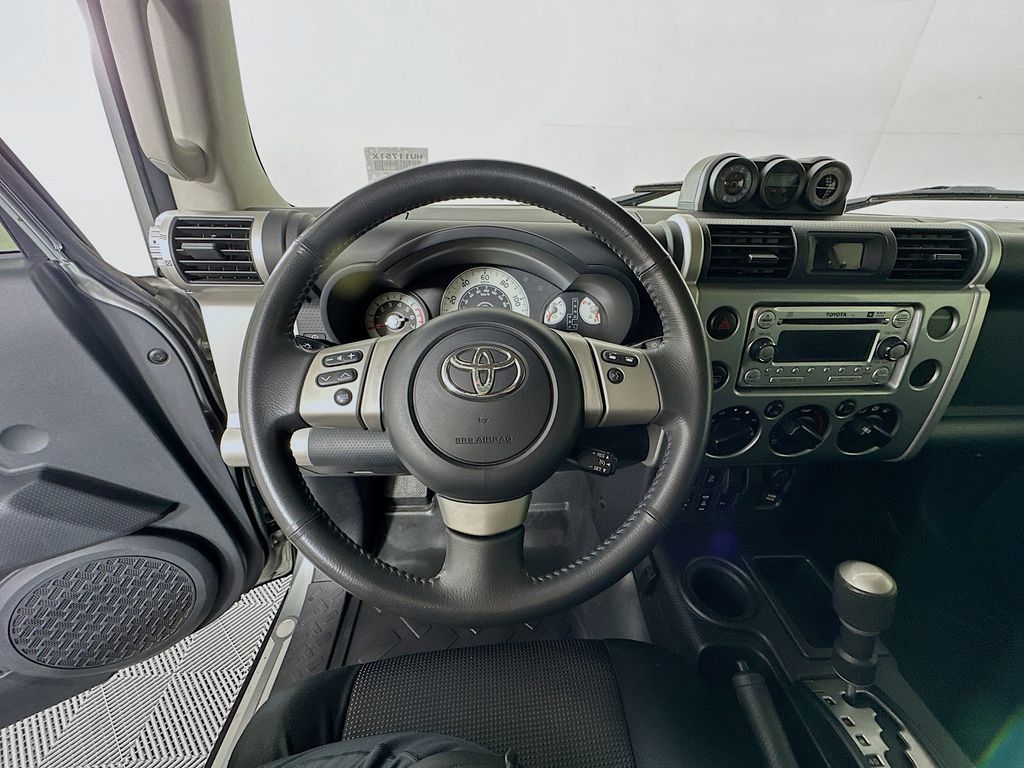 Thumbnail: 2012 Toyota FJ Cruiser - 11