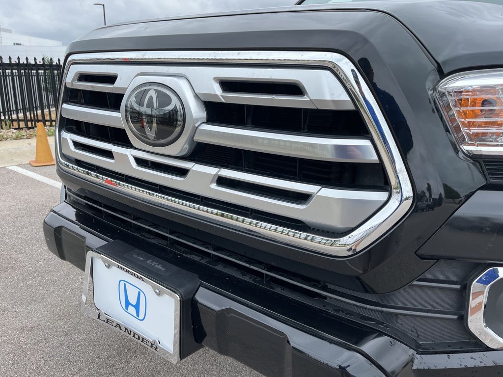 Thumbnail: 2018 Toyota Tacoma - 15