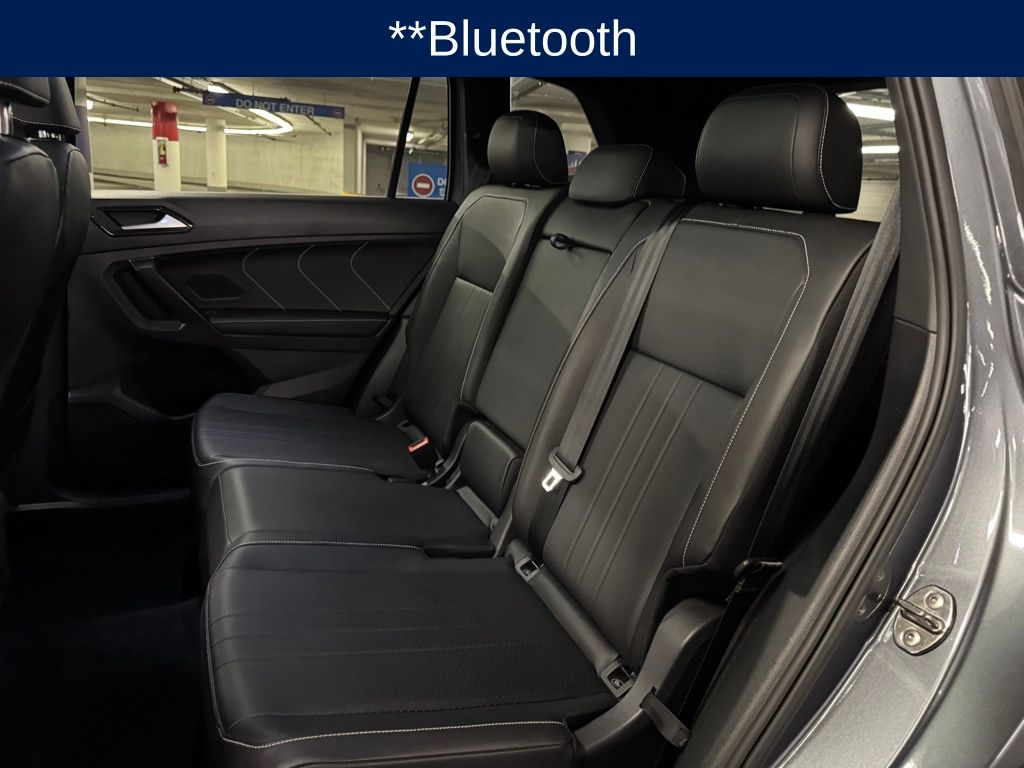 2022 Volkswagen Tiguan SE R-Line Black photo 15