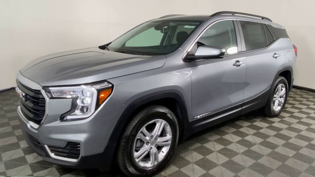 2024 GMC Terrain SLE 4