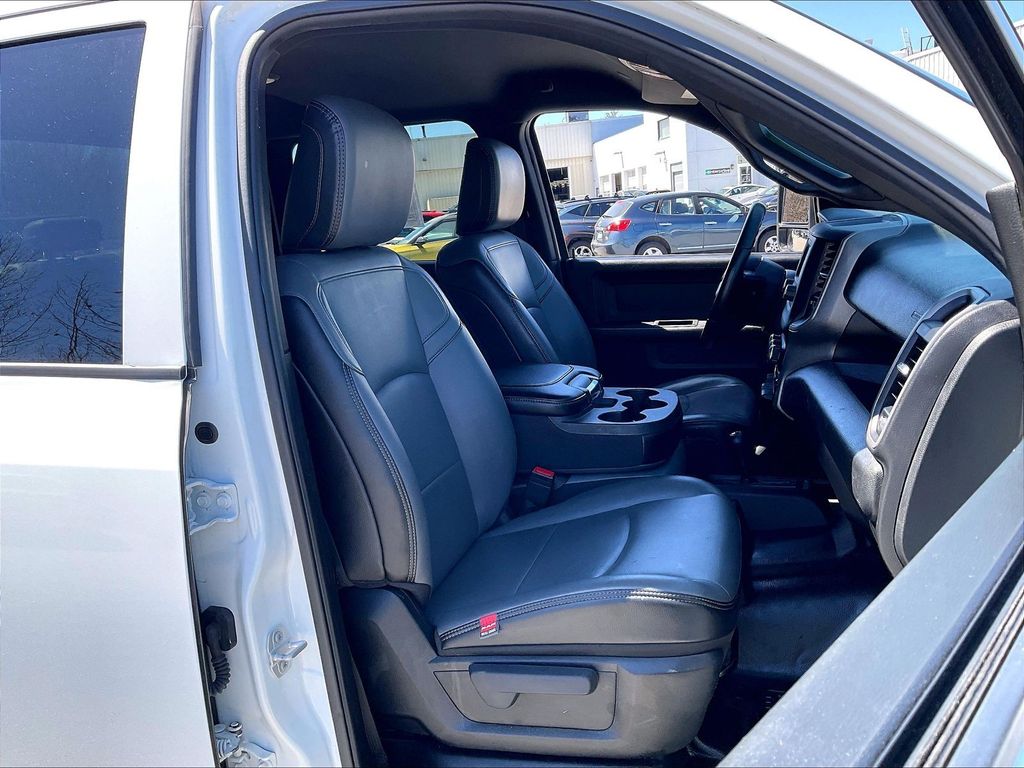 2023 Ram 3500 — photo 10