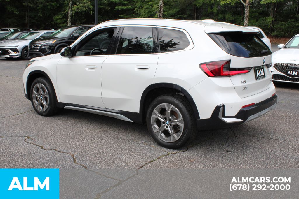 Used 2023 White BMW xDrive28i image 9
