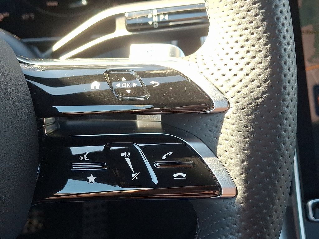 Thumbnail: 2025 Mercedes-Benz GLC - 23