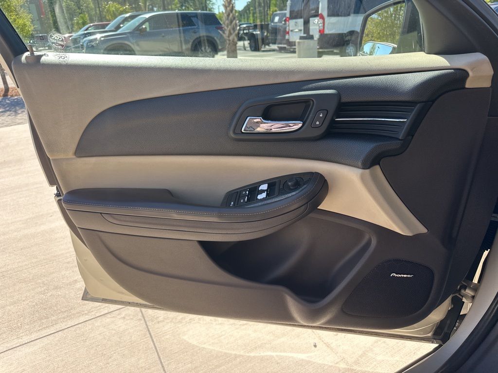 2014 Champagne Silver Metallic Chevrolet Malibu LT FWD Sedan