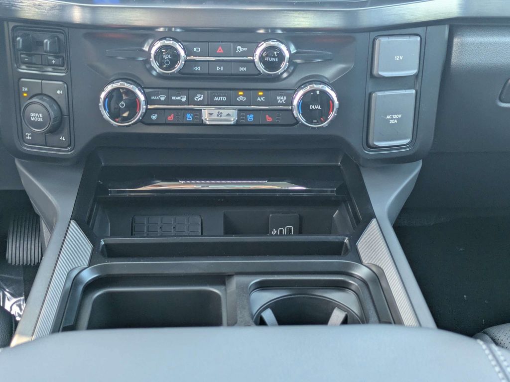 2026 Ford F-350 Super Duty LARIAT