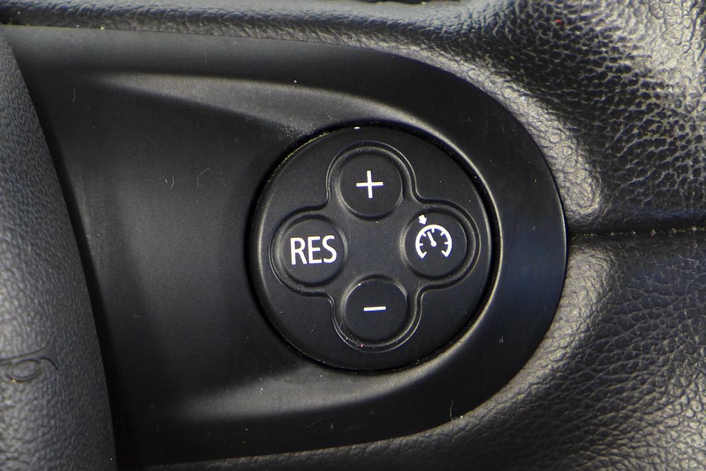 Thumbnail: 2013 MINI Cooper - 26