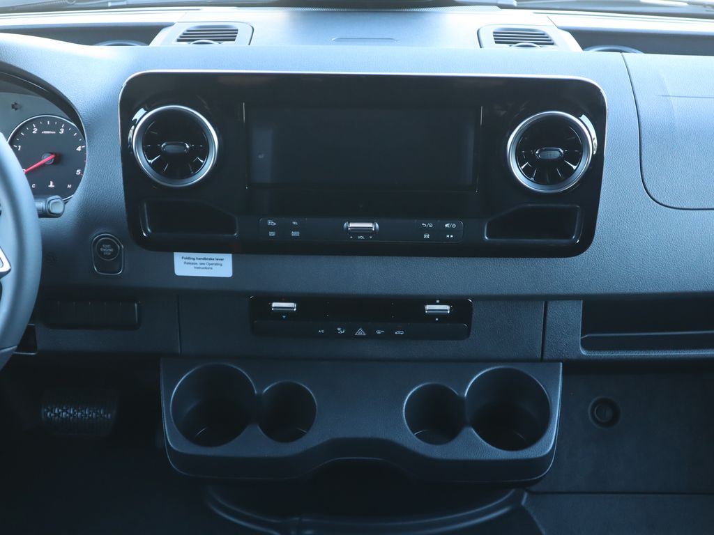 Thumbnail: 2025 Mercedes-Benz Sprinter - 15