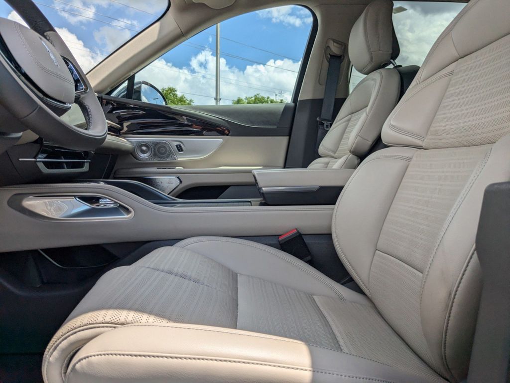2025 Lincoln Nautilus Hybrid Reserve