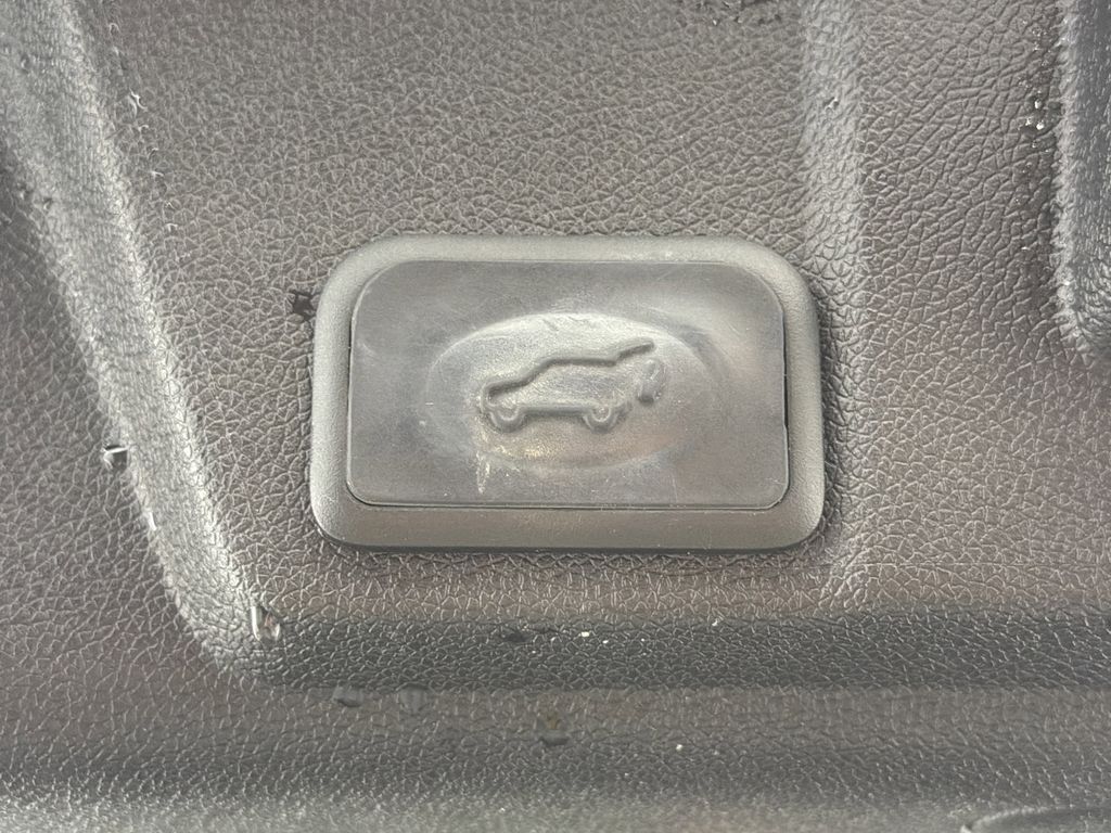 used 2015 Chevrolet Traverse car, priced at $9,995