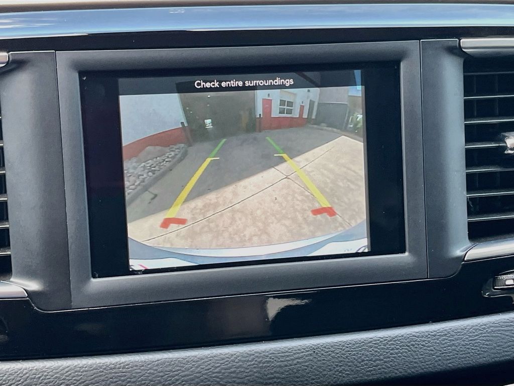 Used 2019 Silver Chrysler LX image 13