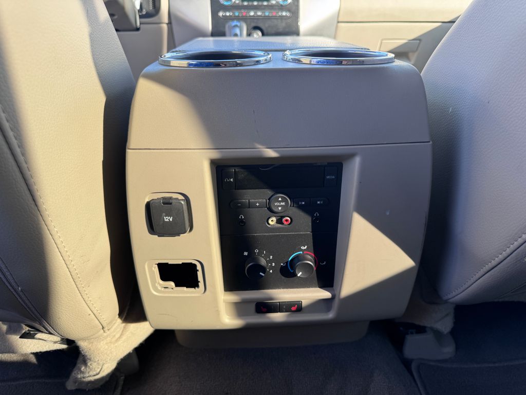Used 2013 White Platinum Clearcoat Metallic Ford Limited image 23