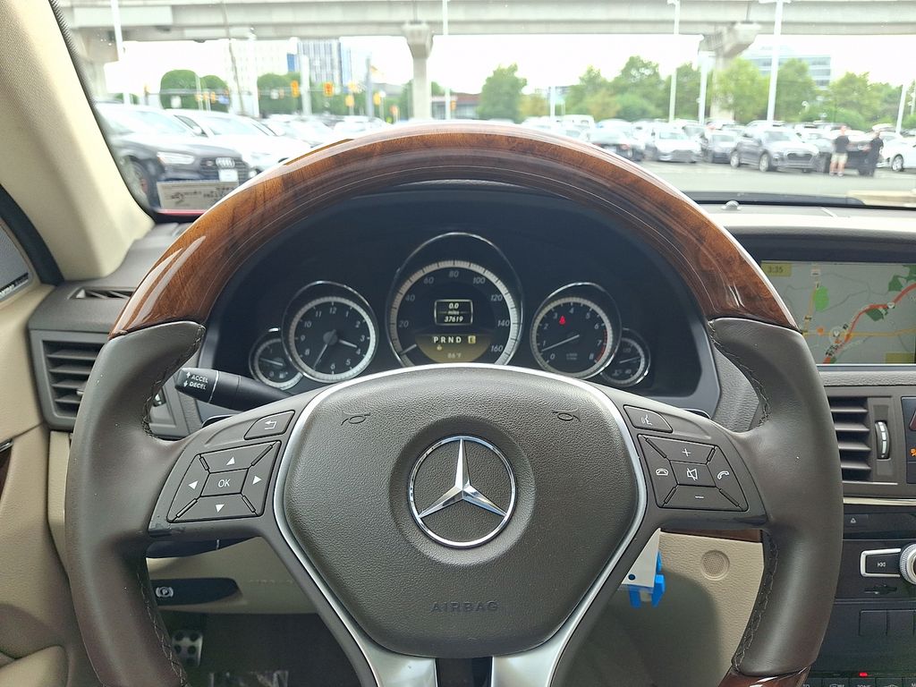 Thumbnail: 2012 Mercedes-Benz E-Class - 21