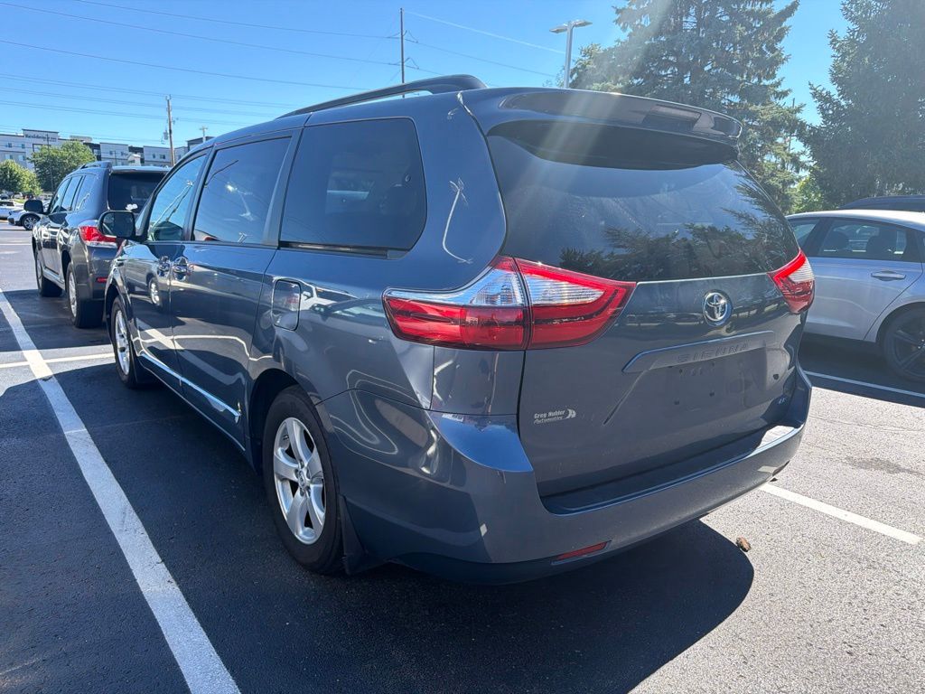 Thumbnail: 2016 Toyota Sienna - 2