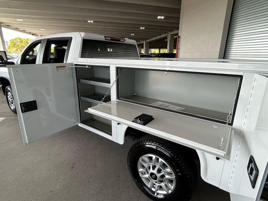 New 2026 Summit White Chevrolet Work Truck image 26