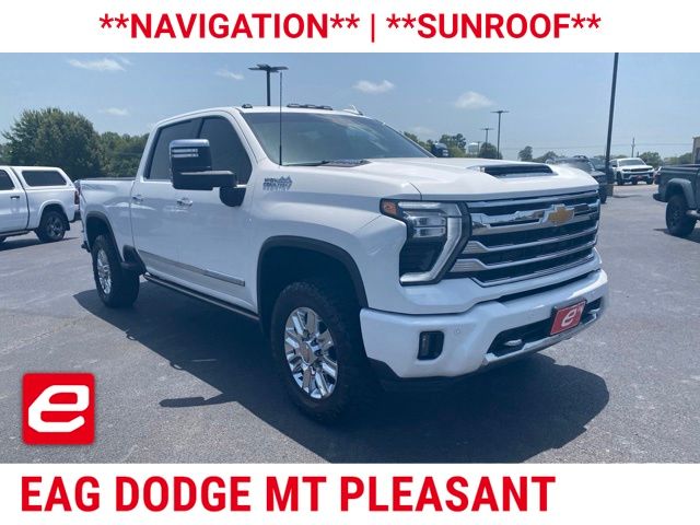 Summit White 2024 Chevrolet Silverado 2500HD Pickup Truck Four-Wheel Drive Automatic