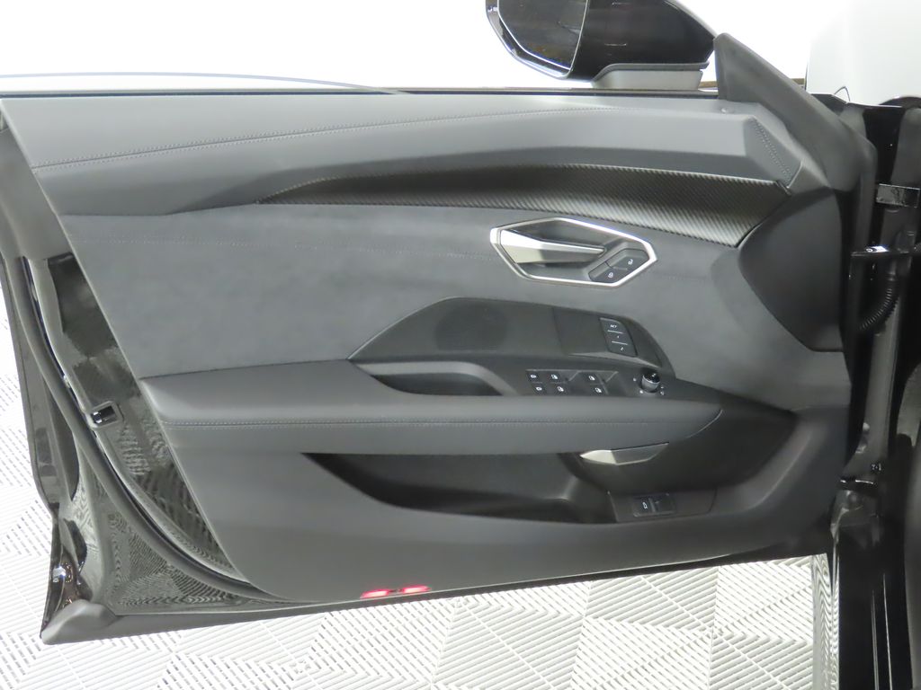 Thumbnail: 2026 Audi e-tron GT - 28