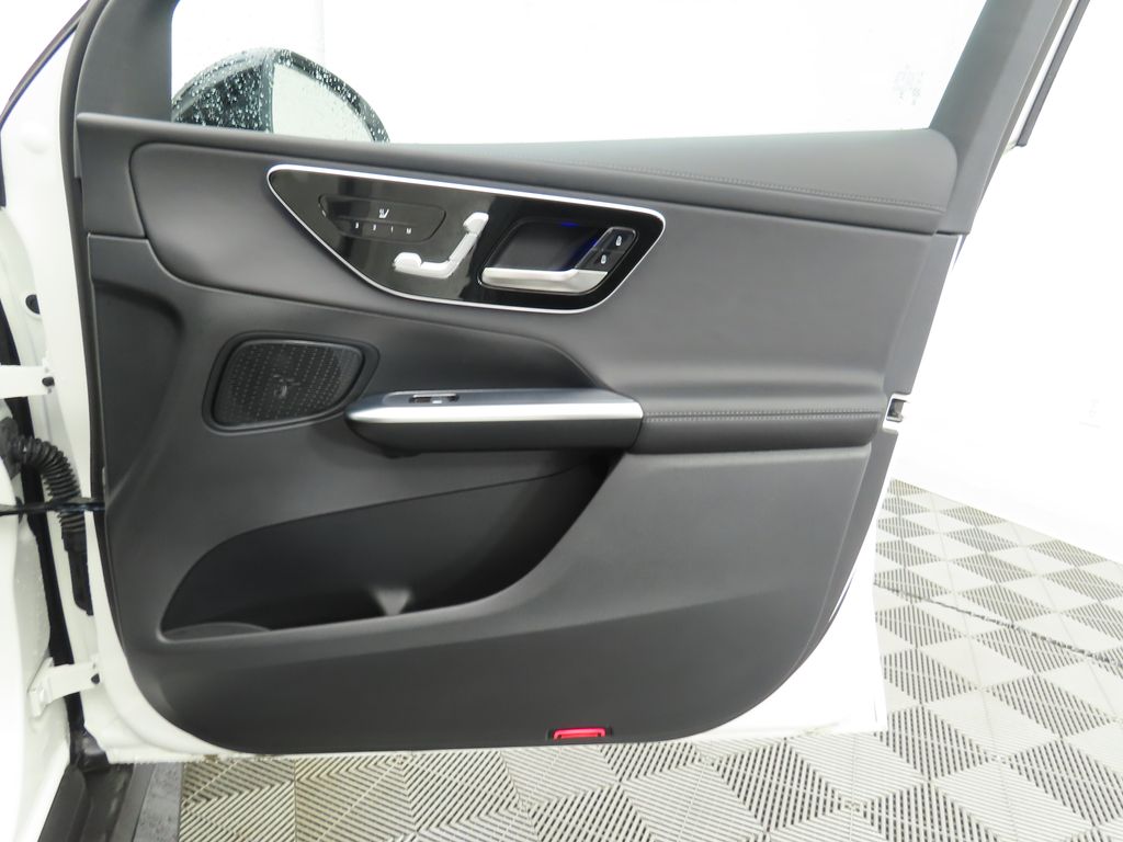 Thumbnail: 2025 Mercedes-Benz GLC - 25