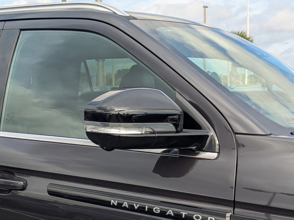 2025 Lincoln Navigator Black Label L