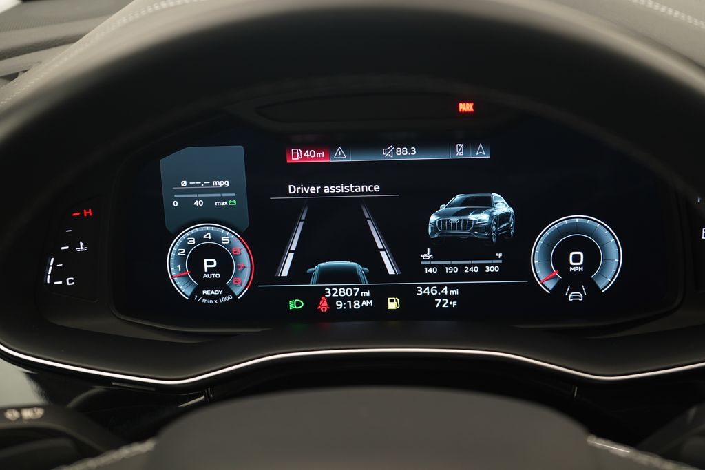 Thumbnail: 2023 Audi Q8 - 10