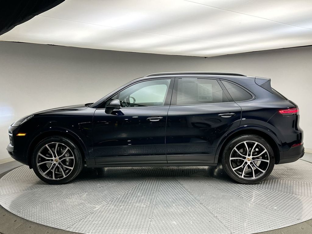 2022 Porsche Cayenne Base 2