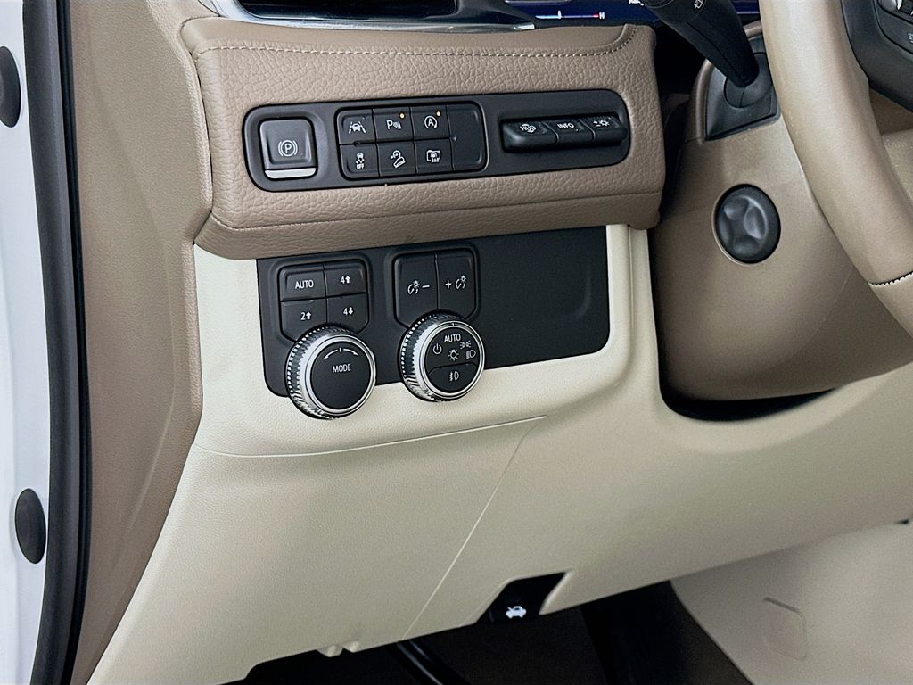 Thumbnail: 2023 GMC Yukon - 10