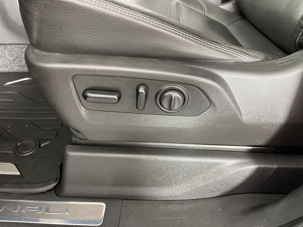 Thumbnail: 2021 GMC Sierra 1500 - 22