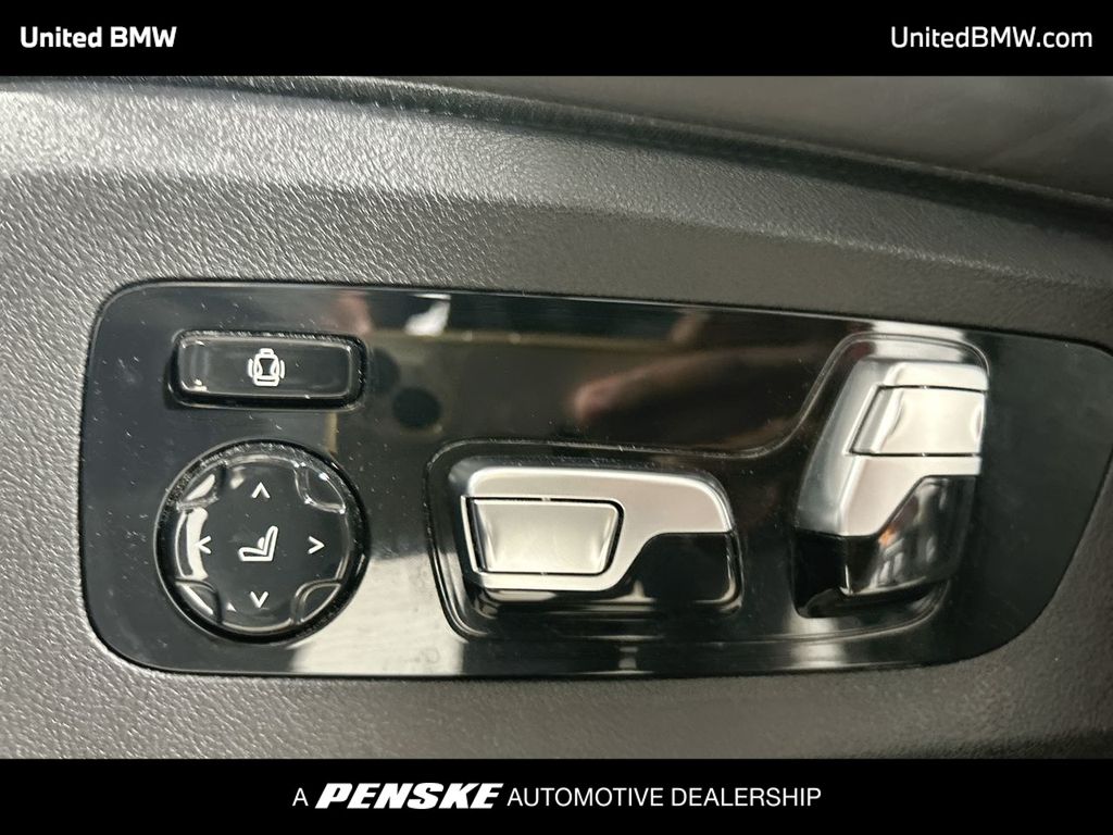 Thumbnail: 2024 BMW X7 - 12