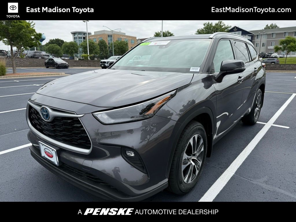 2022 Toyota Highlander XLE -
                  Madison, WI