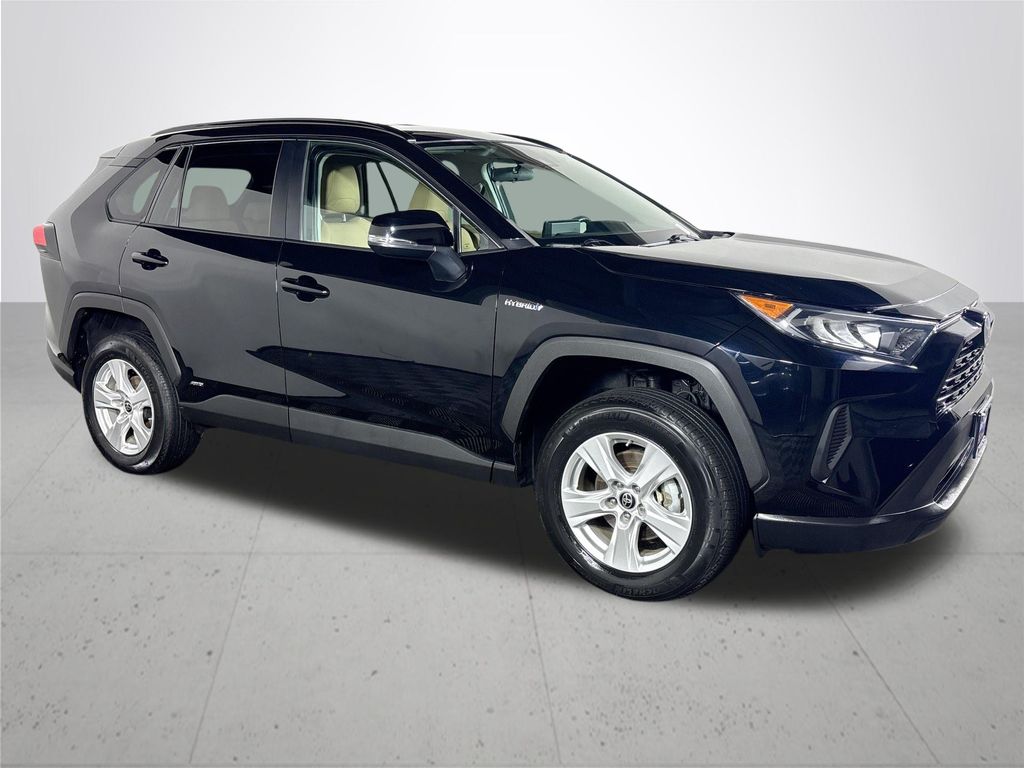 2021 Toyota RAV4 Hybrid LE photo 4