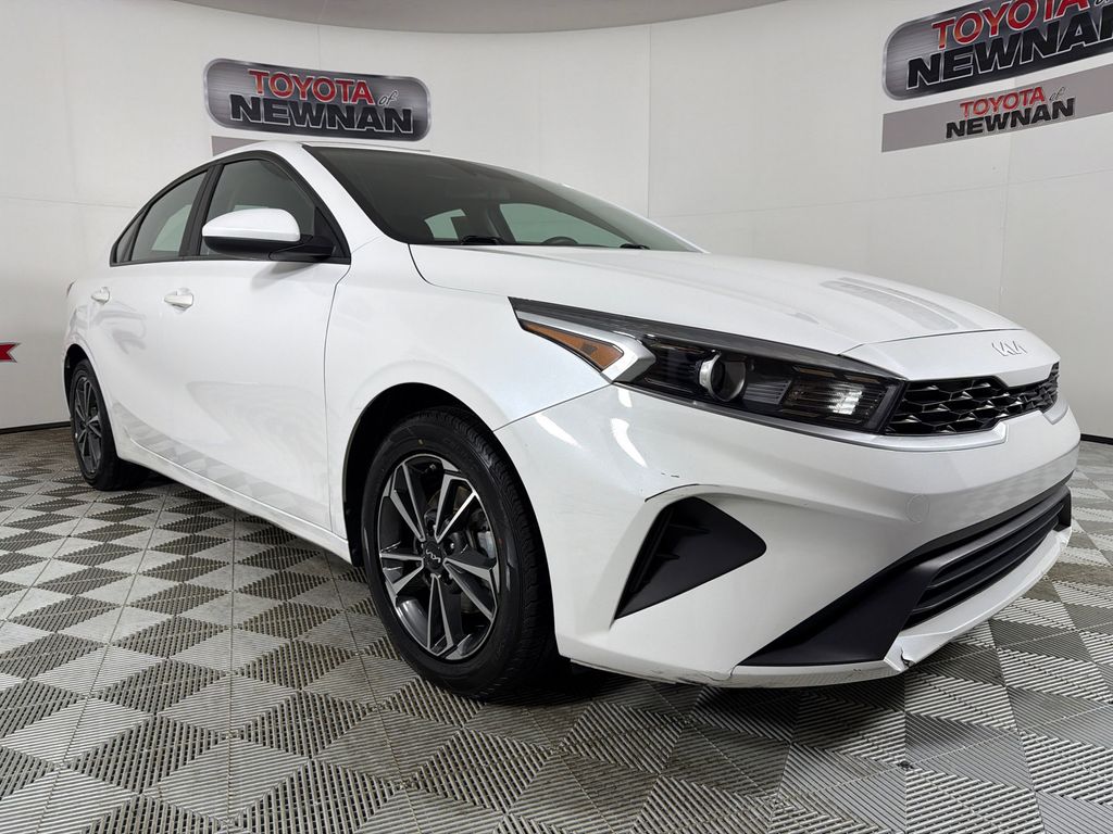 2023 Kia Forte LXS FWD