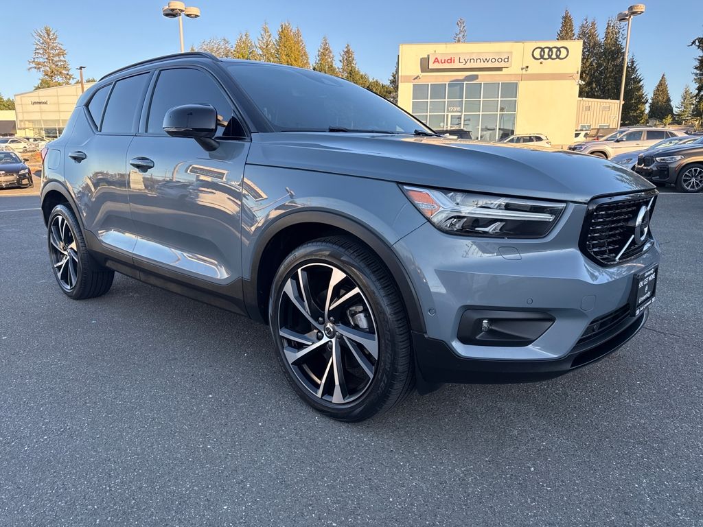 2021 Volvo XC40 T5 R-Design AWD