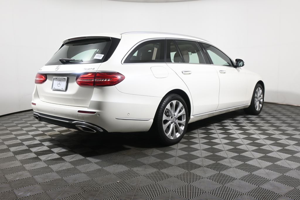 Thumbnail: 2017 Mercedes-Benz E-Class - 7