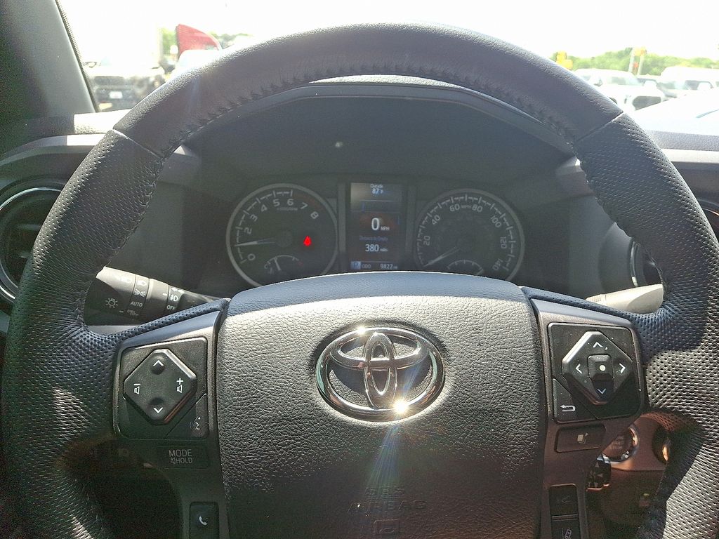 2022 Toyota Tacoma TRD Off-Road 19