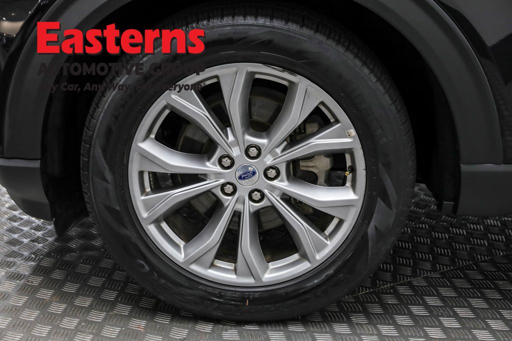 Used 2023 Black Ford Limited image 33