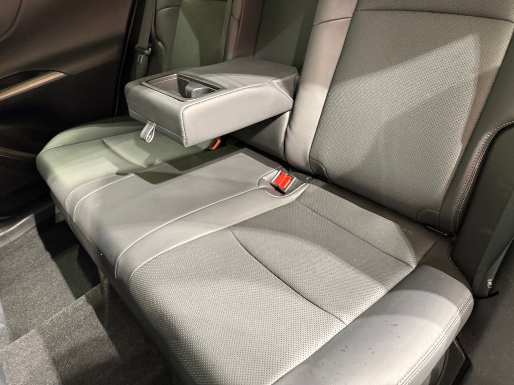 Thumbnail: 2023 Toyota Venza - 21
