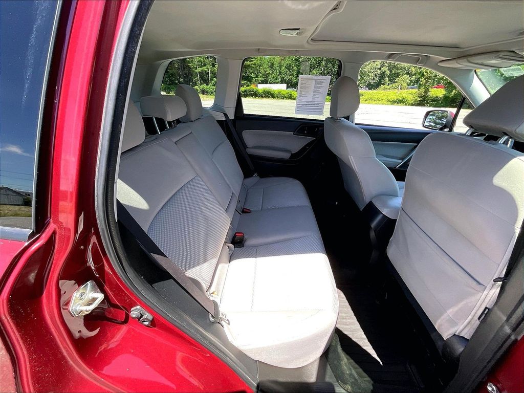 2017 Subaru Forester — photo 16