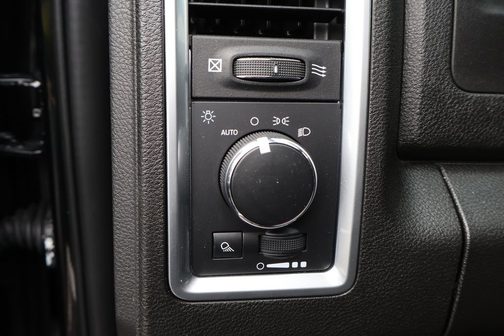 Thumbnail: 2024 RAM 1500 Classic - 17