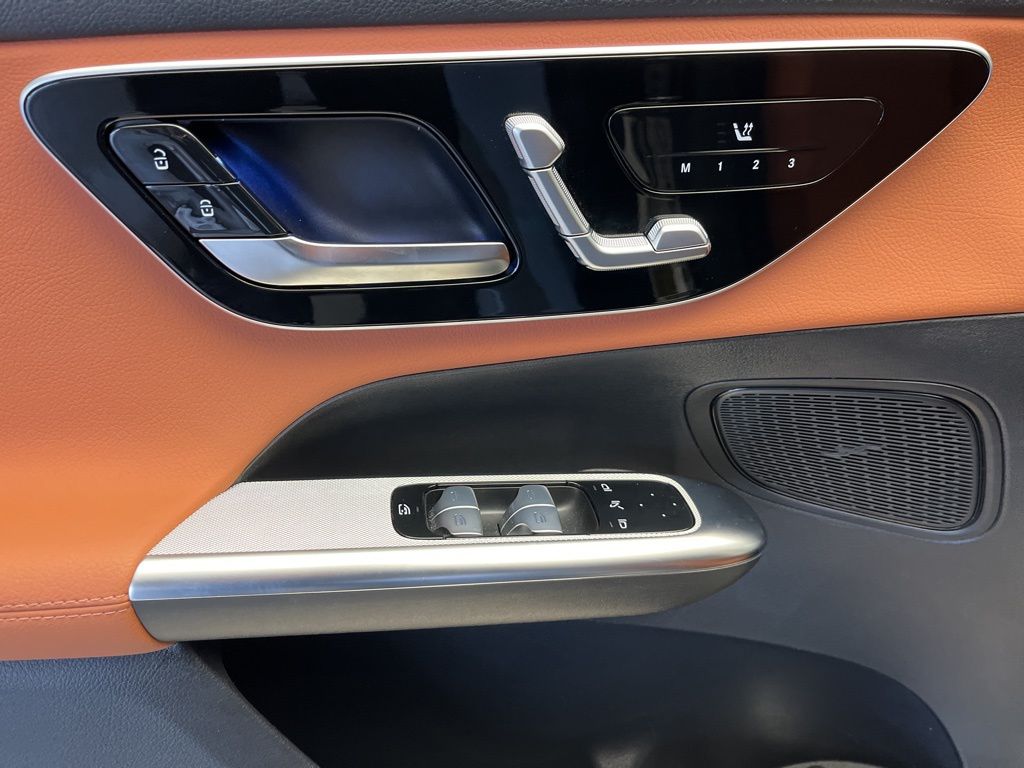 Thumbnail: 2025 Mercedes-Benz GLC - 12