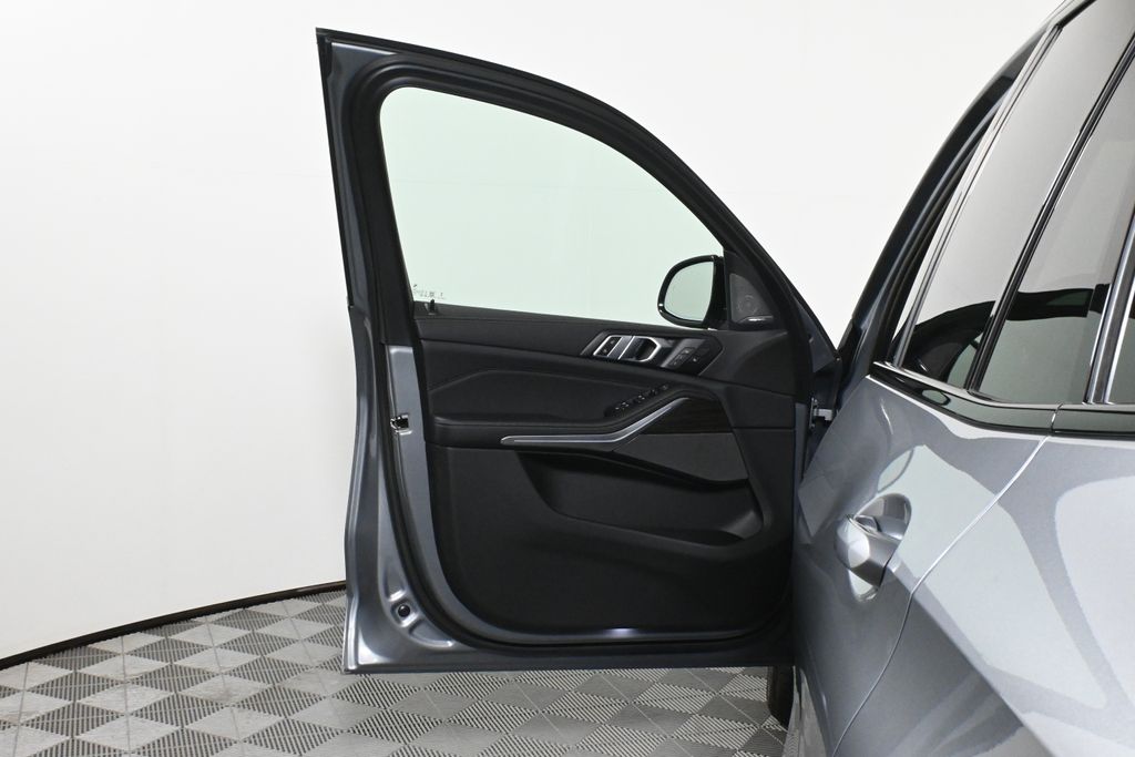 Thumbnail: 2026 BMW X5 - 29